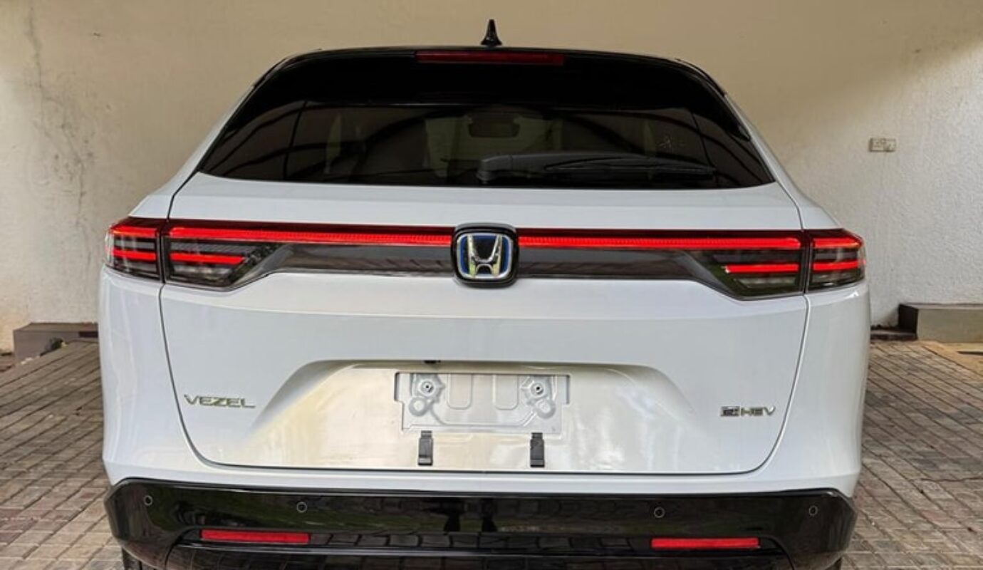 Honda Vezel Z Play – 2024